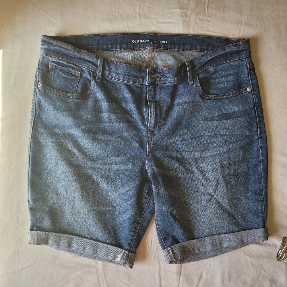 Old Navy Womens Cuffed Denim Shorts Size 16